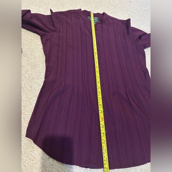 Woolrich Dark Purple Casual button-up blouse. Size Medium. Subtle ribbing/stripe - Picture 14 of 15